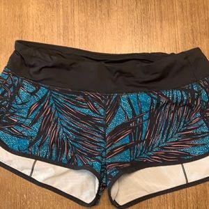 Lululemon shorty shorts size 8